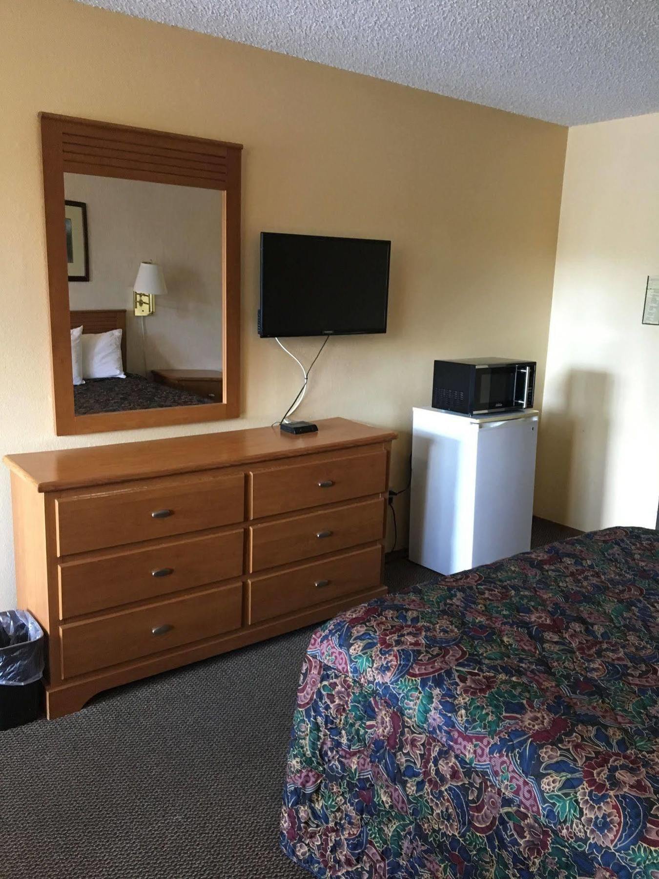 Sumner Motor Inn Екстериор снимка